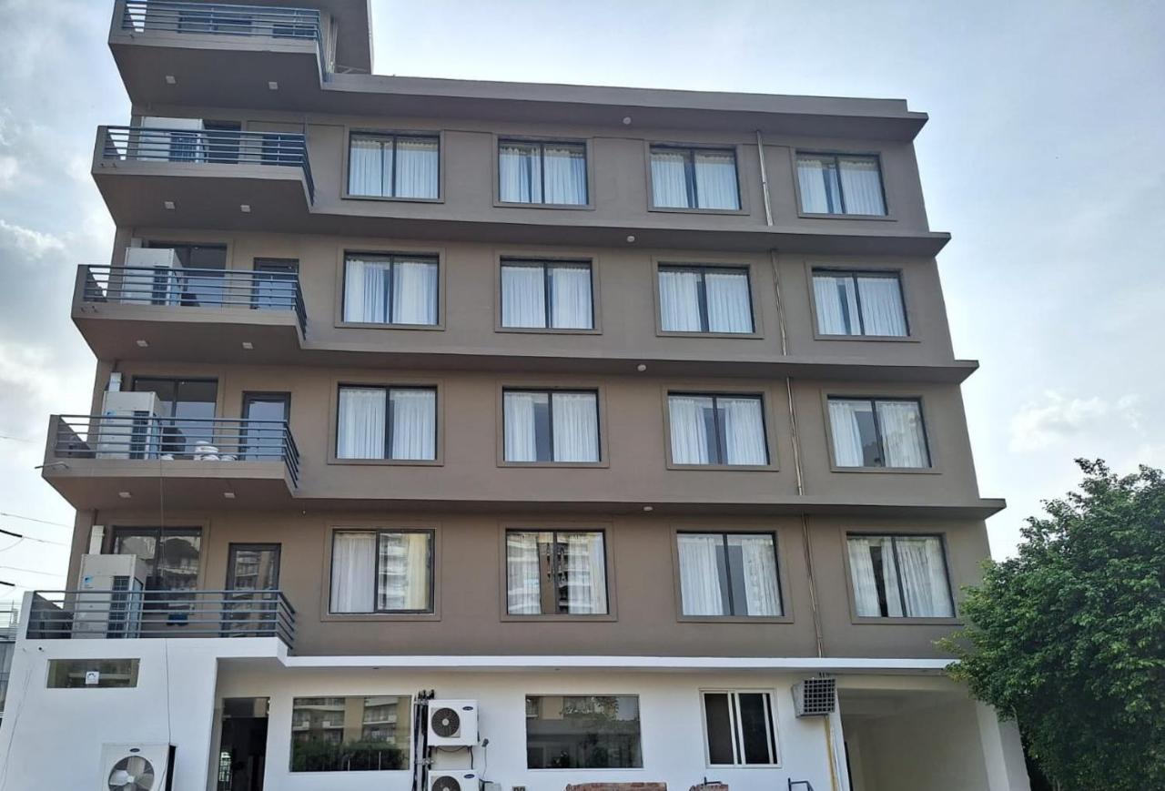 Rr Galaxy Hotel Gurgaon Eksteriør billede