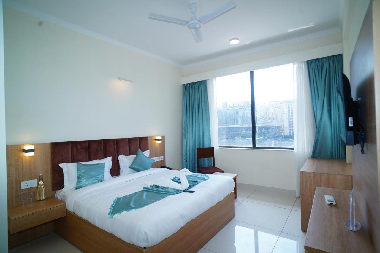 Rr Galaxy Hotel Gurgaon Eksteriør billede