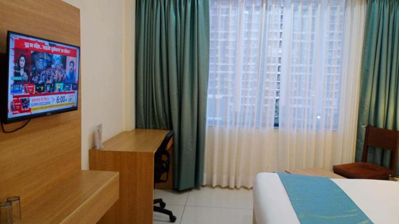 Rr Galaxy Hotel Gurgaon Eksteriør billede