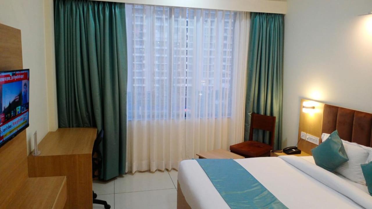 Rr Galaxy Hotel Gurgaon Eksteriør billede