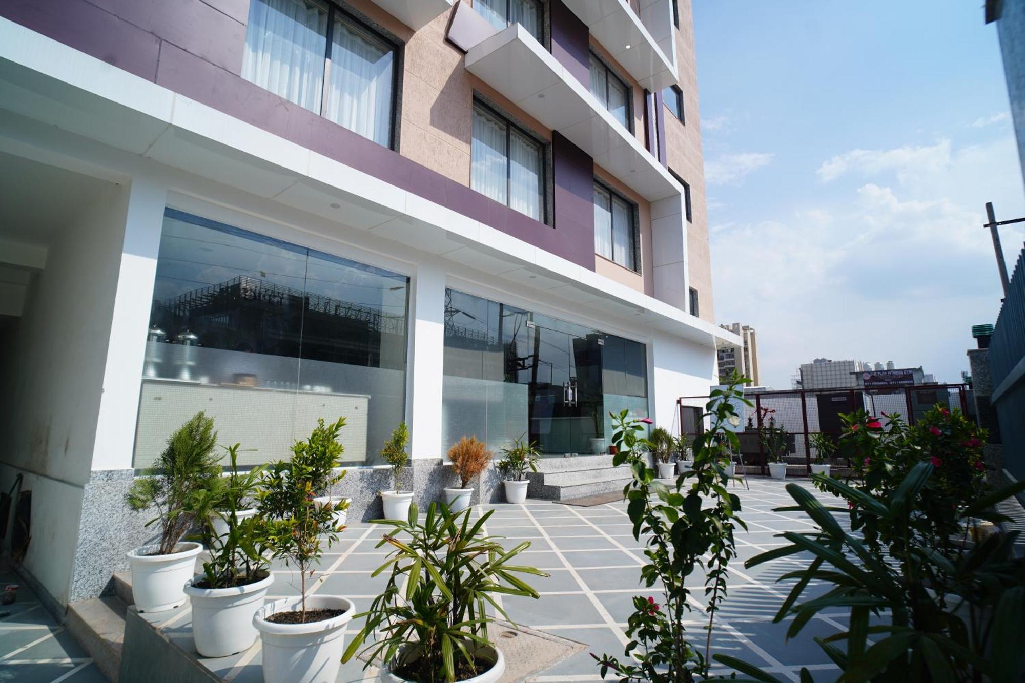 Rr Galaxy Hotel Gurgaon Eksteriør billede