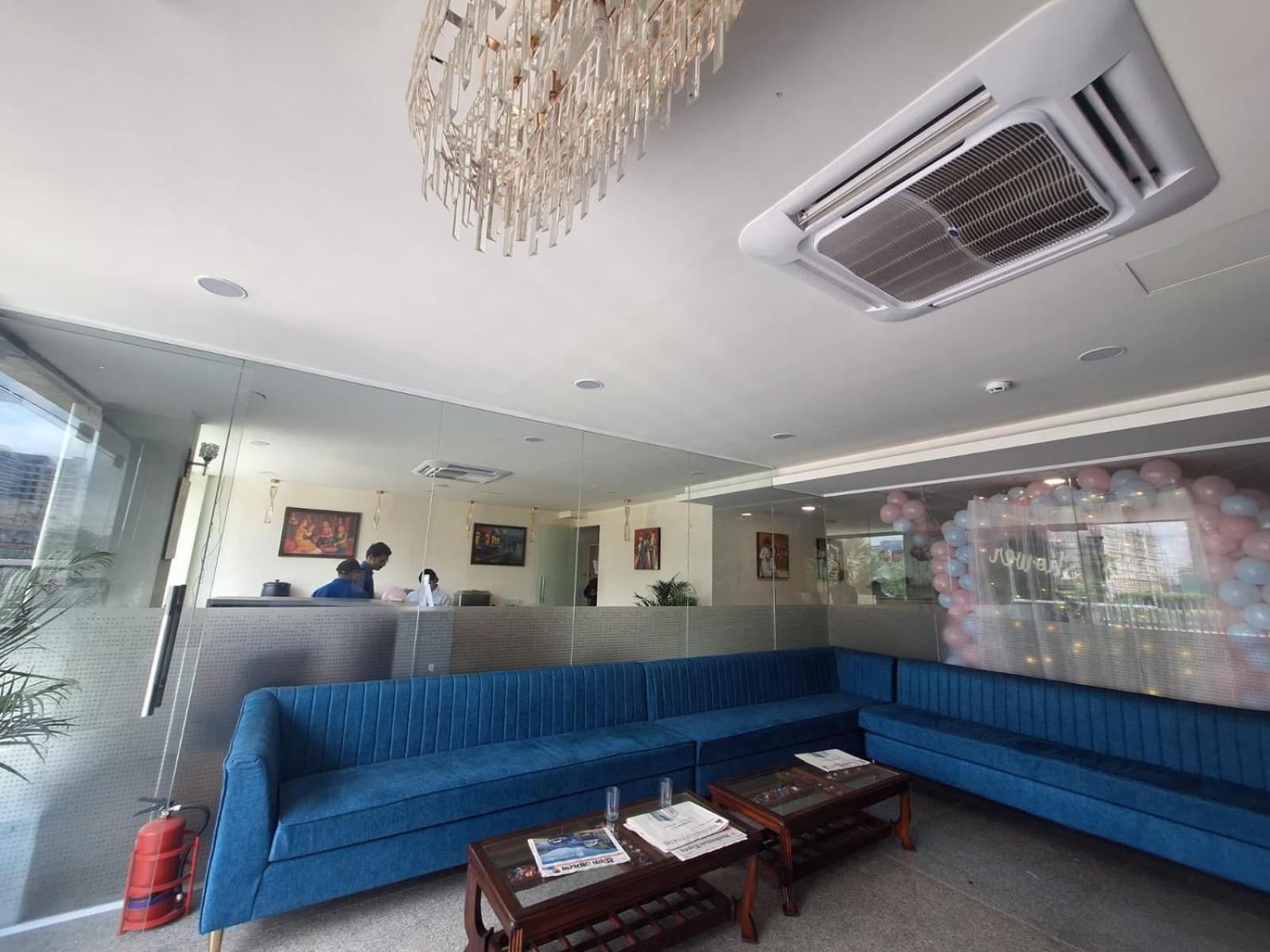 Rr Galaxy Hotel Gurgaon Eksteriør billede